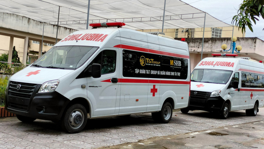 Hai xe cứu thương của Tập đoàn T&T Group tài trợ cho thành phố Hà Tĩnh được chuyển giao cho Bệnh viện Đa khoa thành phố Hà Tĩnh. Hai xe cứu thương của Tập đoàn T&T Group tài trợ cho thành phố Hà Tĩnh được chuyển giao cho Bệnh viện Đa khoa thành phố Hà Tĩnh.