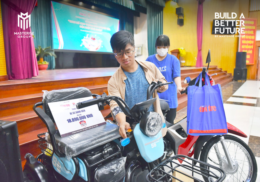 Masterise Group đồng hành cùng báo Tuổi Trẻ phối hợp với Thành đoàn Hà Nội và Thành đoàn TP.HCM hỗ trợ hàng trăm trường hợp thanh niên khuyết tật, đặc biệt khó khăn sau đại dịch. Masterise Group đồng hành cùng báo Tuổi Trẻ phối hợp với Thành đoàn Hà Nội và Thành đoàn TP.HCM hỗ trợ hàng trăm trường hợp thanh niên khuyết tật, đặc biệt khó khăn sau đại dịch.