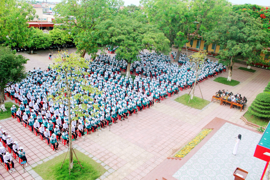 Trường THPT Giao Thủy B đã đào tạo 15 nghìn học sinh ra trường với 48 khóa học