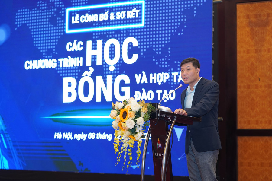 GS. Vũ Hà Văn - Giám đốc Khoa học Quỹ VINIF - chia sẻ về mục tiêu xây dựng văn hóa nghiên cứu khoa học chuyên nghiệp tại Việt Nam GS. Vũ Hà Văn - Giám đốc Khoa học Quỹ VINIF - chia sẻ về mục tiêu xây dựng văn hóa nghiên cứu khoa học chuyên nghiệp tại Việt Nam