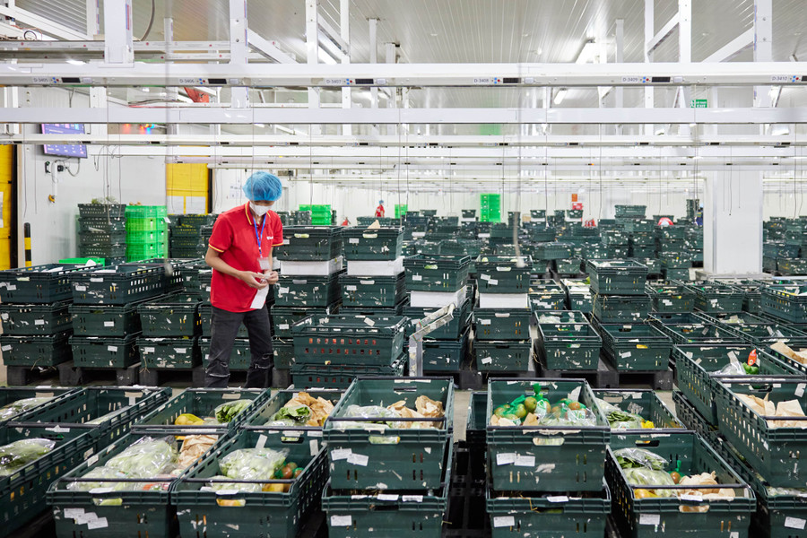 Lượng hàng hóa khổng lồ tại kho Supra Bắc Ninh