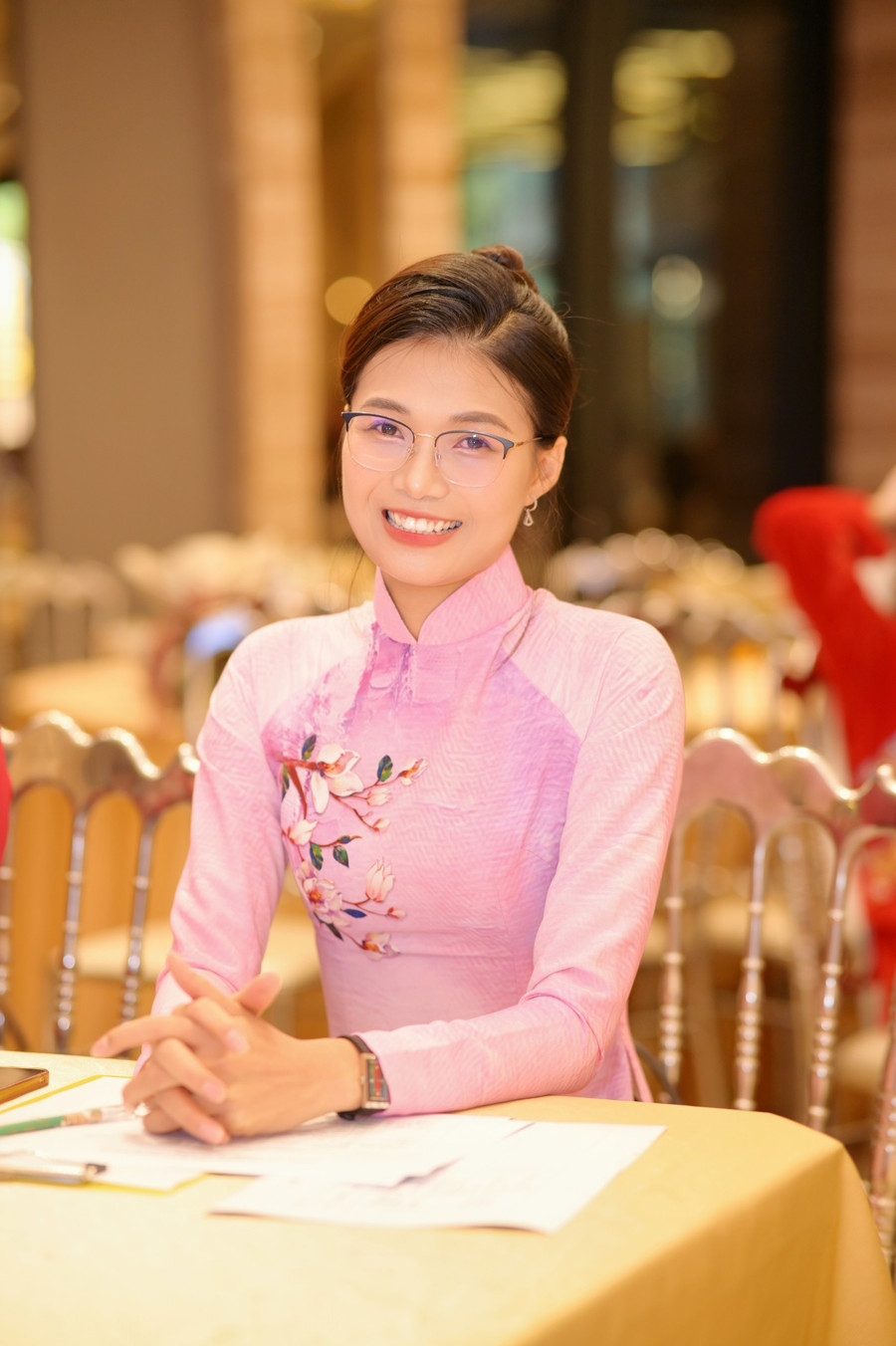 Bà Hoàng Thị Thu Hương - Nhà sáng lập và điều hành Trung tâm Ngoại ngữ Hương Hương Bà Hoàng Thị Thu Hương - Nhà sáng lập và điều hành Trung tâm Ngoại ngữ Hương Hương