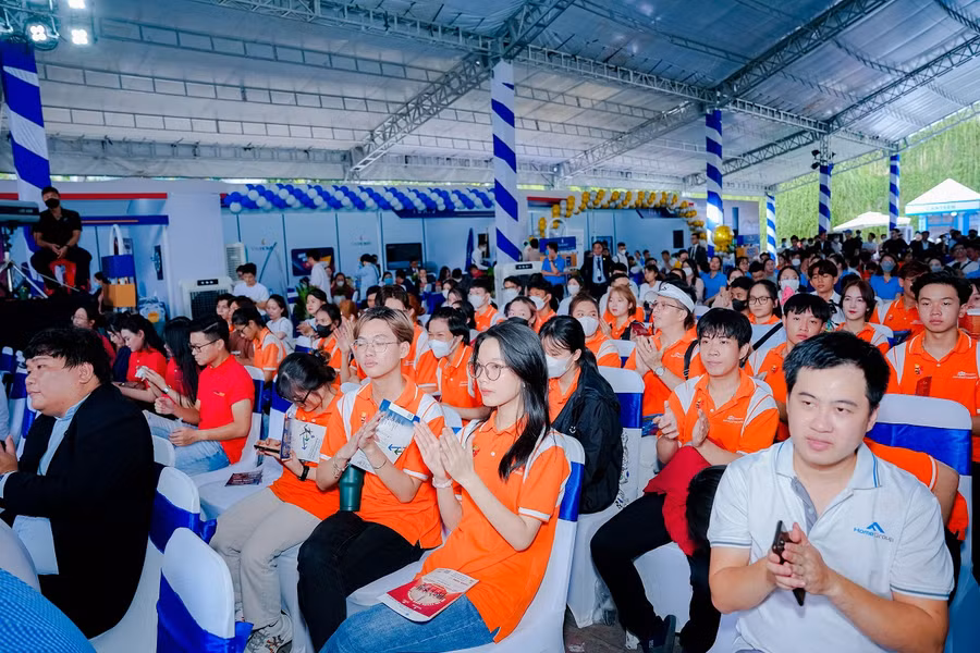 Sự kiện thu hút đông đảo sự tham gia của các bạn trẻ cùng các chuyên gia, doanh nghiệp trong ngành bất động sản.
