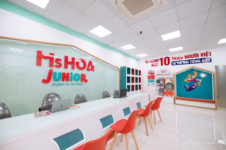 Ms Hoa Junior là hệ thống đào tạo tiếng Anh trẻ em uy tín, trực thuộc Công ty Cổ phần Giáo dục và Đào tạo IMAP Việt Nam. Ms Hoa Junior là hệ thống đào tạo tiếng Anh trẻ em uy tín, trực thuộc Công ty Cổ phần Giáo dục và Đào tạo IMAP Việt Nam.