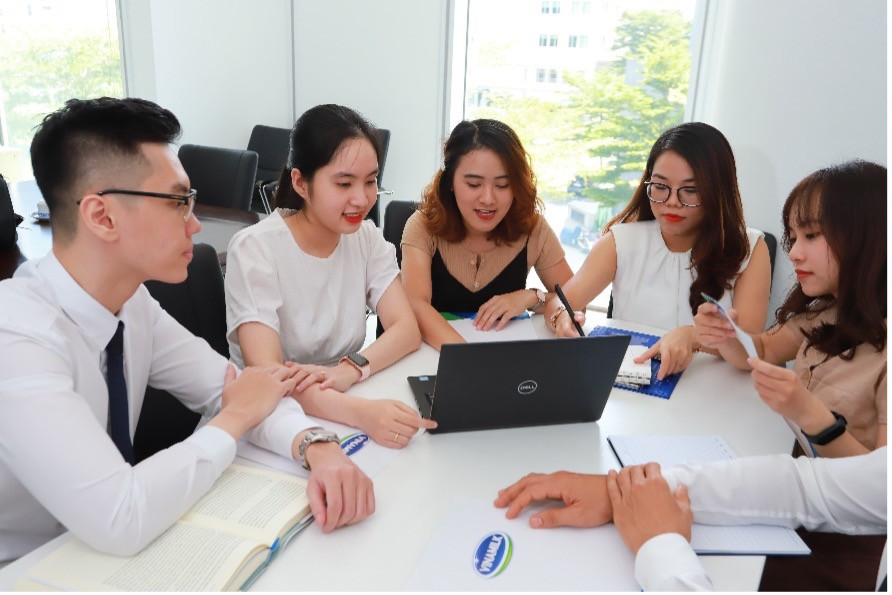 Nguồn nhân lực chất lượng là nền tảng cho việc phát triển bền vững của doanh nghiệp. Nguồn nhân lực chất lượng là nền tảng cho việc phát triển bền vững của doanh nghiệp.