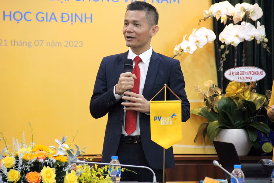 Ông Nguyễn Thành Công – Giám đốc Vùng 4,5 PVcomBank phát biểu tại lễ ký kết