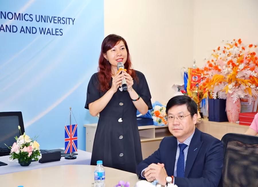 Bà Đặng Thị Mai Trang, Trưởng đại diện ICAEW tại Việt Nam chia sẻ tại sự kiện.