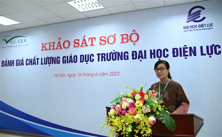 TS. Tạ Thị Thu Hiền đánh giá cao sự chuẩn bị chu đáo của Trường Đại học Điện lực. TS. Tạ Thị Thu Hiền đánh giá cao sự chuẩn bị chu đáo của Trường Đại học Điện lực.