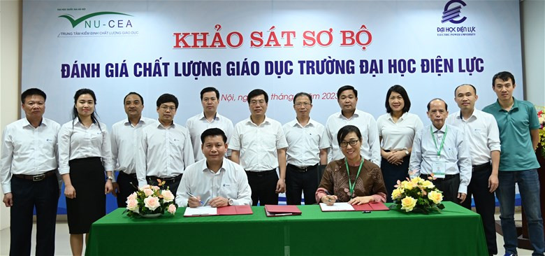 Hoạt động khảo sát sơ bộ kết thúc bằng lễ ký Biên bản khảo sát sơ bộ giữa Đoàn đánh giá ngoài và Trường Đại học Điện lực. Hoạt động khảo sát sơ bộ kết thúc bằng lễ ký Biên bản khảo sát sơ bộ giữa Đoàn đánh giá ngoài và Trường Đại học Điện lực.