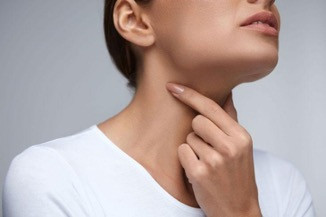 Khàn giọng, mất tiếng là biểu hiện thường gặp ở các giáo viên, ca sĩ…