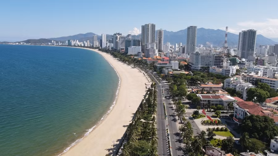 Bờ biển Nha Trang với quy hoạch sẽ trở thành dải công viên, trung tâm giải trí, dịch vụ phục vụ cộng đồng. Bờ biển Nha Trang với quy hoạch sẽ trở thành dải công viên, trung tâm giải trí, dịch vụ phục vụ cộng đồng.