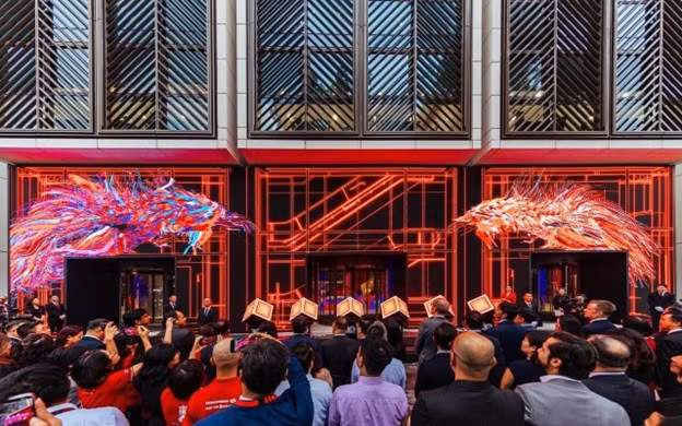 Triển lãm tại Techcombank Hà Nội với chủ đề đề Hội bao gồm Rồng Hội, Cờ Hội và Ngày Hội