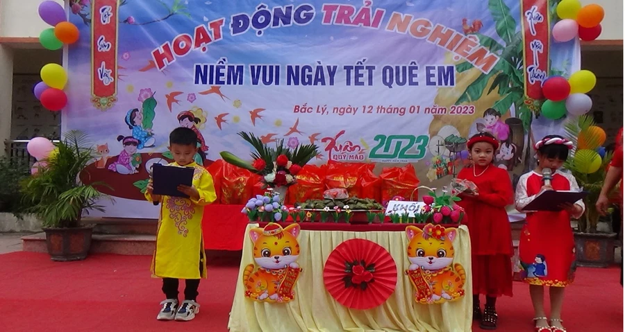 Sản phẩm quê hương trong trải nghiệm "Niềm vui ngày Tết quê em" ở TH Bắc Lý số 2