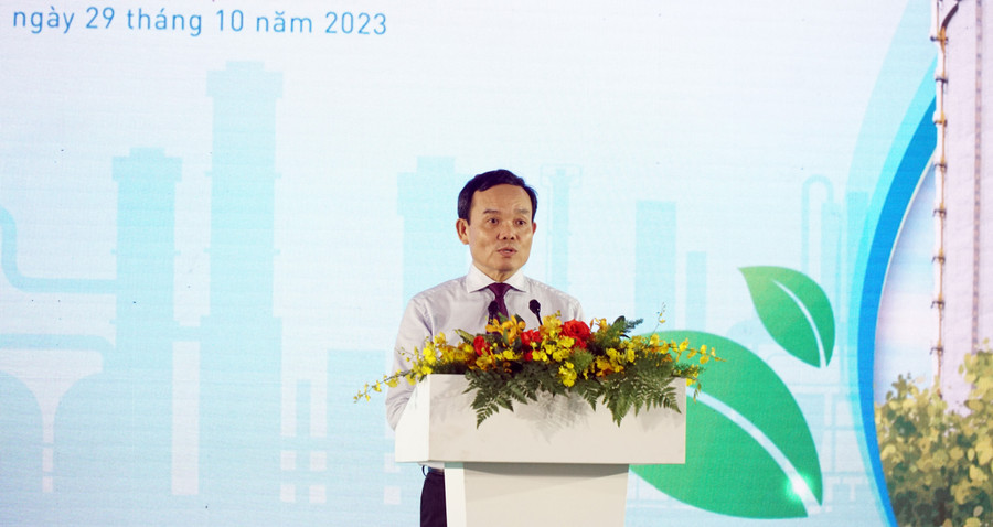Ủy viên Trung ương Đảng, Phó Thủ tướng Chính phủ Trần Lưu Quang đánh giá cao và biểu dương thành quả và sự chủ động, quyết tâm của PV GAS. Ủy viên Trung ương Đảng, Phó Thủ tướng Chính phủ Trần Lưu Quang đánh giá cao và biểu dương thành quả và sự chủ động, quyết tâm của PV GAS.