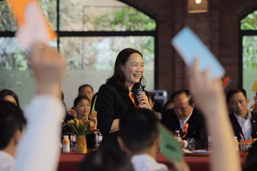 Thạc sỹ, bác sỹ Nguyễn Hoàng Yến, Viện LIGHT chia sẻ các kiến thức phòng ngừa và ứng phó với QRTD tại nơi làm việc.