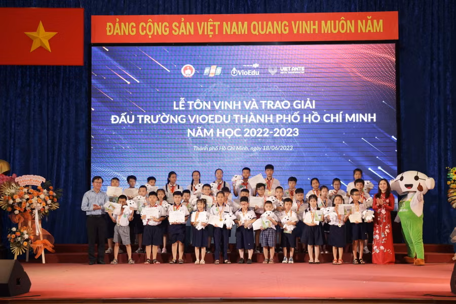 Sân chơi tôn vinh 483 giải Vàng, 771 giải Bạc, 1.154 giải Đồng và 3.363 giải Khuyến khích.