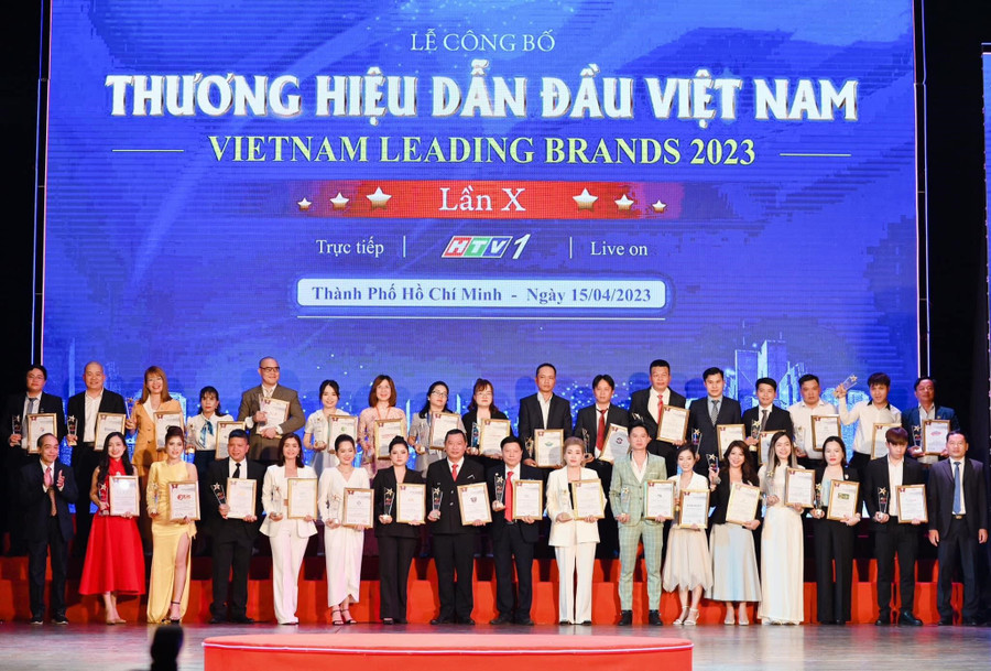 Chương trình “Thương hiệu dẫn đầu Việt Nam - Vietnam Leading Brands 2023” được tổ chức lần thứ X tại Nhà hát Bến Thành.