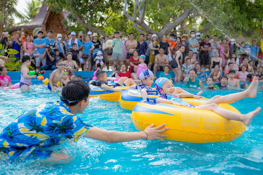 Sảng khoái ngày hè với đại chiến thế giới nước.