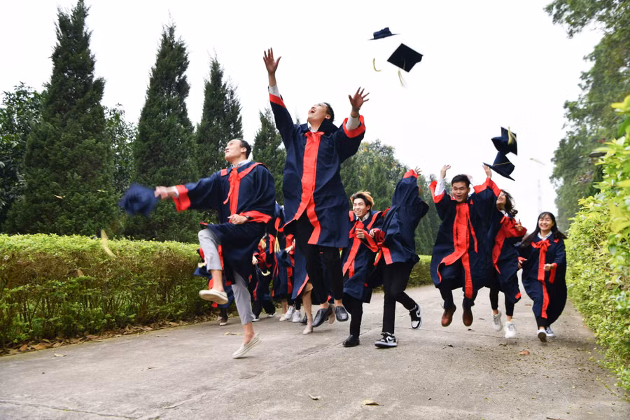 Nhiều cơ hội nhận học bổng có giá trị khi trở thành sinh viên Trường ĐH Trưng Vương.