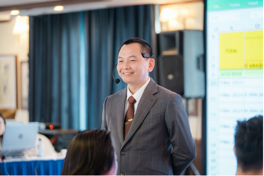 Ông Ngô Minh Tuấn sáng lập trường với triết lý giáo dục khác biệt “Thân – Tâm – Tuệ”. Ông Ngô Minh Tuấn sáng lập trường với triết lý giáo dục khác biệt “Thân – Tâm – Tuệ”.