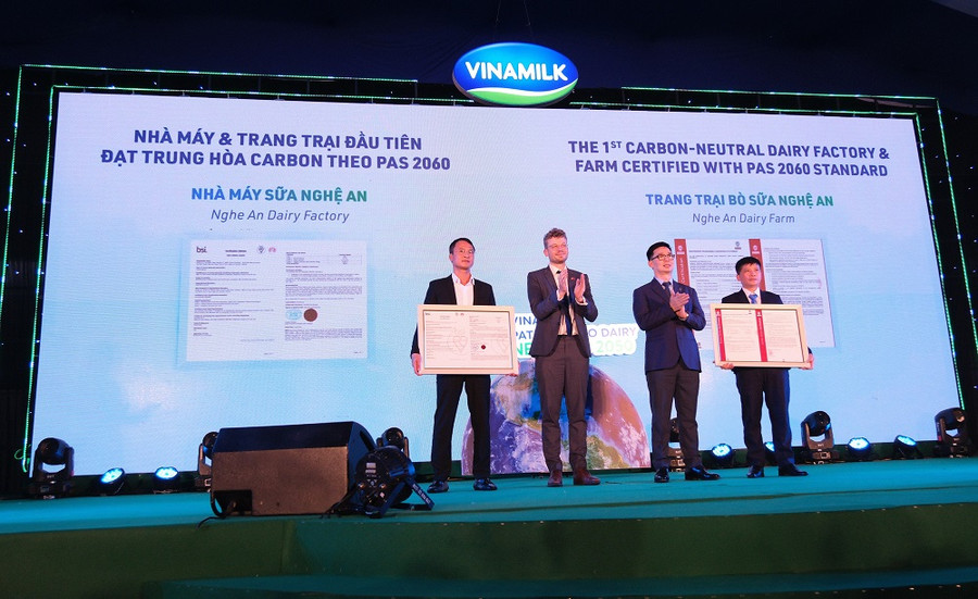 VINAMILK tăng trưởng cả doanh thu và lợi nhuận ảnh 6