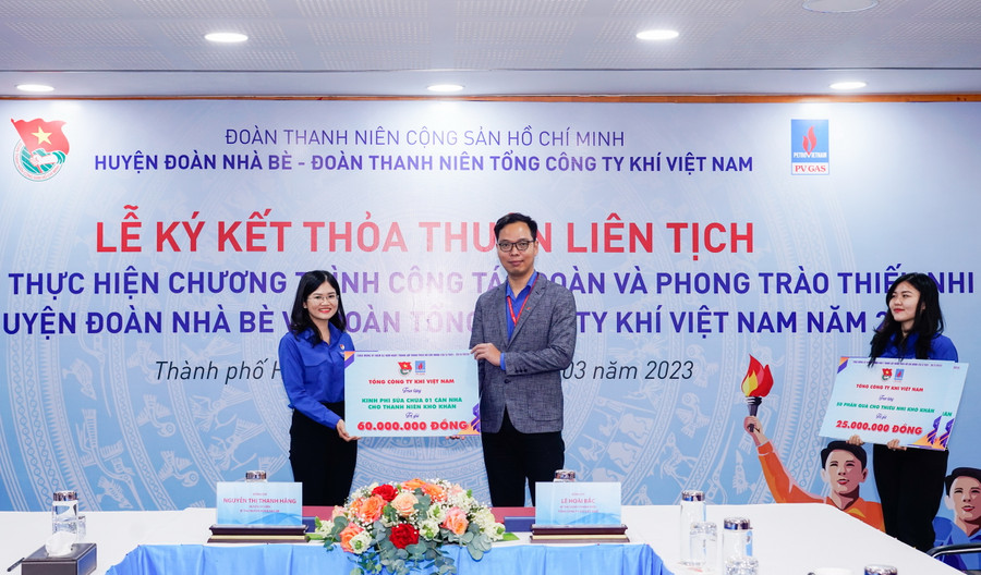 Đoàn Thanh niên PV GAS trao chứng nhận các công trình hỗ trợ huyện Nhà Bè trong năm 2023 Đoàn Thanh niên PV GAS trao chứng nhận các công trình hỗ trợ huyện Nhà Bè trong năm 2023