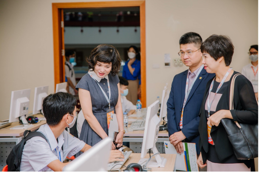 Cuộc thi MOSWC – Viettel 2023 mở ra mùa giải thứ 14 với nhiều kỳ vọng từ các tài năng tin học trẻ. Cuộc thi MOSWC – Viettel 2023 mở ra mùa giải thứ 14 với nhiều kỳ vọng từ các tài năng tin học trẻ.