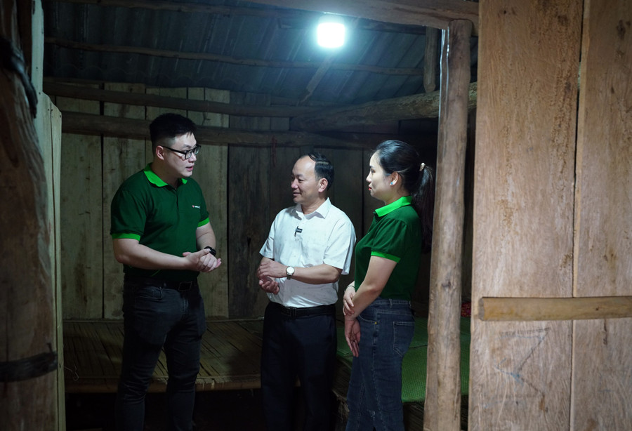 VPBank đồng hành, hỗ trợ tặng quà các điểm trường khó khăn VPBank đồng hành, hỗ trợ tặng quà các điểm trường khó khăn