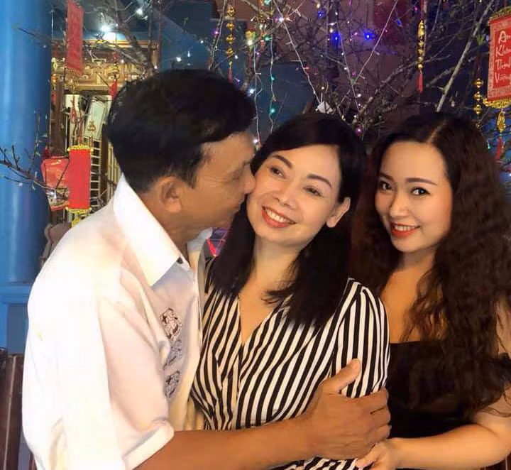 Con gái thương mẹ 14 năm ở một mình nên đăng tin tuyển chồng hộ và kết quả hết sức bất ngờ-3