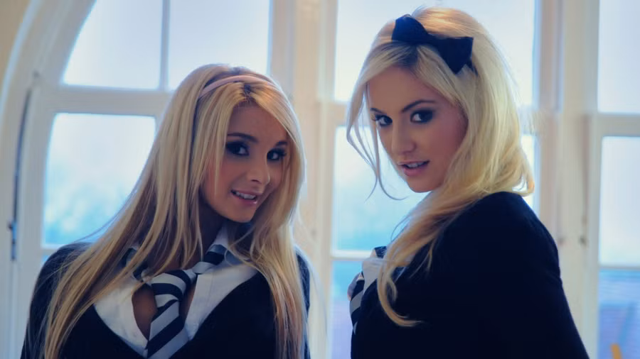 Điên đầu vì cuộc chiến ngầm của 2 nàng vợ hotgirl