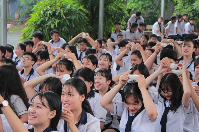 Học sinh tham gia khóa huấn luyện kỹ năng mềm