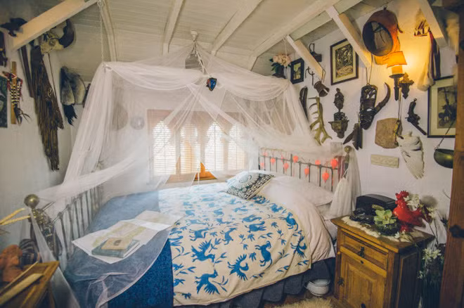 Chủ nhà chia sẻ, ông muốn tạo ra một không gian sống xóa nhà mọi giới hạn thời gian. Đó là nơi mọi người có thể tìm thấy những điều thú vị, vẻ đẹp trong các đồ vật bình thường nhất.