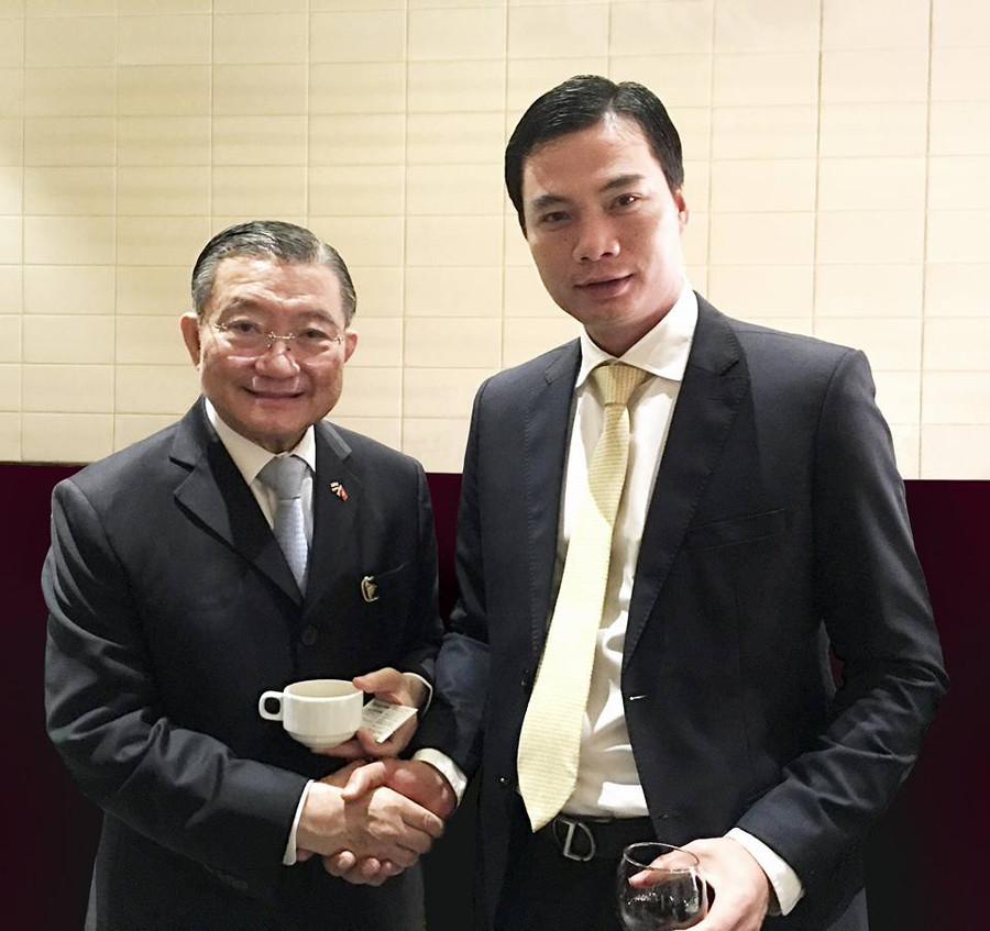 Hôn phu của Á hậu Ngô Thanh Thanh Tú: Đại gia giàu lẫy lừng xuất thân từ... bán kem dạo ảnh 16 Hôn phu của Á hậu Thanh Tú: Cuộc đời từ chàng trai bán kem đến đại gia giàu lừng lẫy-16