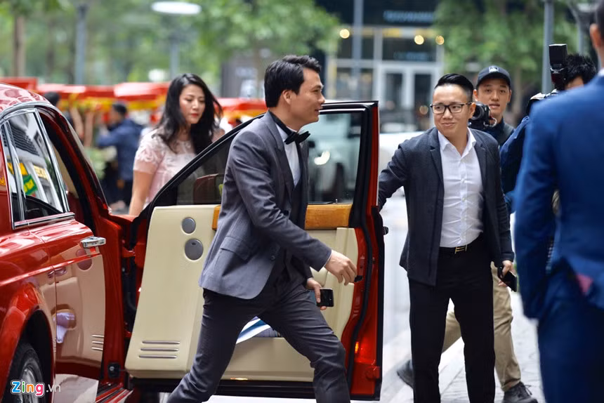 Hôn phu của Á hậu Thanh Tú: Cuộc đời từ chàng trai bán kem đến đại gia giàu lừng lẫy-4