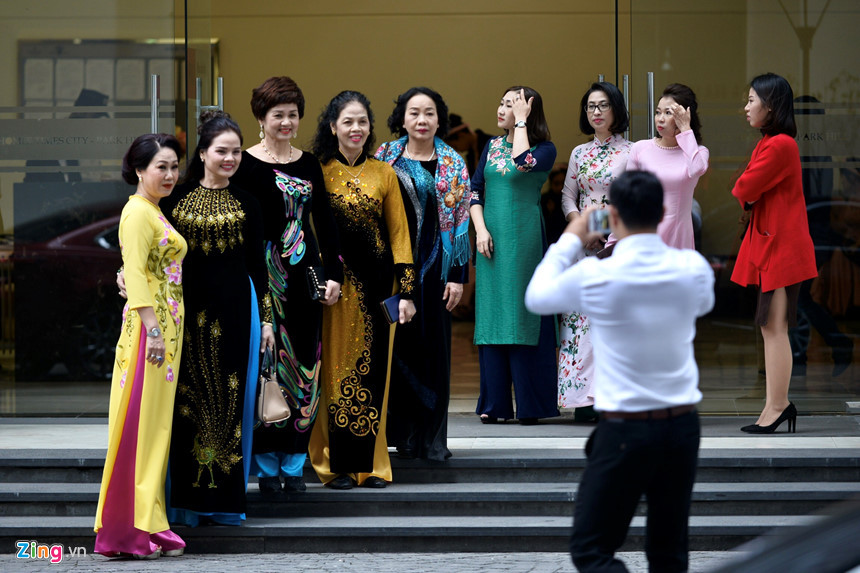 Hôn phu của Á hậu Ngô Thanh Thanh Tú: Đại gia giàu lẫy lừng xuất thân từ... bán kem dạo ảnh 7 Hôn phu của Á hậu Thanh Tú: Cuộc đời từ chàng trai bán kem đến đại gia giàu lừng lẫy-7
