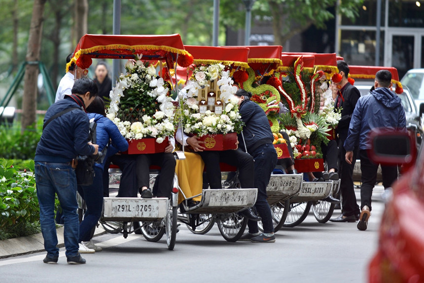 Hôn phu của Á hậu Ngô Thanh Thanh Tú: Đại gia giàu lẫy lừng xuất thân từ... bán kem dạo ảnh 1 Hôn phu của Á hậu Thanh Tú: Cuộc đời từ chàng trai bán kem đến đại gia giàu lừng lẫy-1