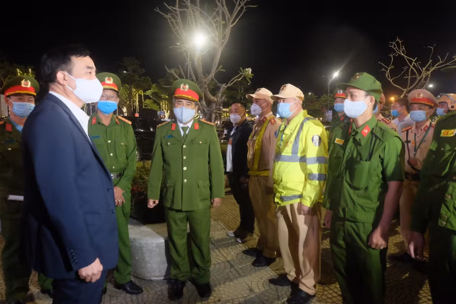 Động viên lực lượng 911 đang làm nhiệm vụ trên địa bàn thành phố.