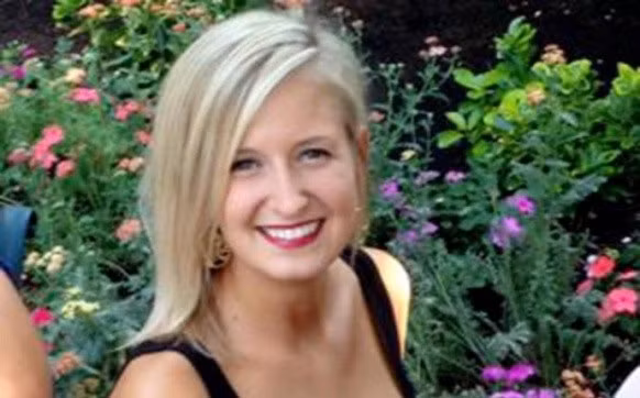 Cô gái xinh đẹp bị 14 con giun sống ký sinh trong mắt