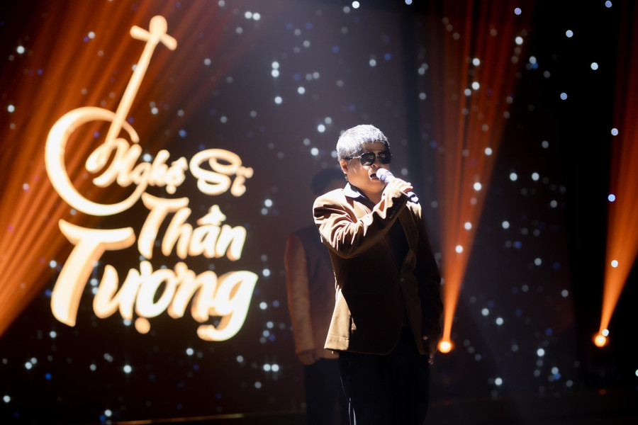 Thí sinh hát giống NSND Thanh Tuấn. Thí sinh hát giống NSND Thanh Tuấn.