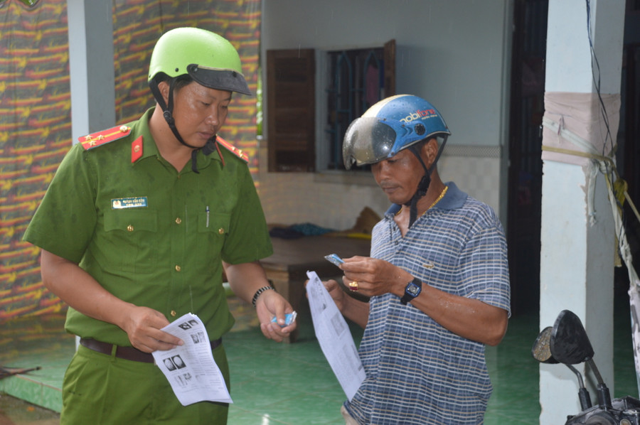 Tặng móc khóa cung cấp thông tin