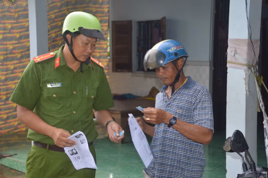 Tặng móc khóa cung cấp thông tin