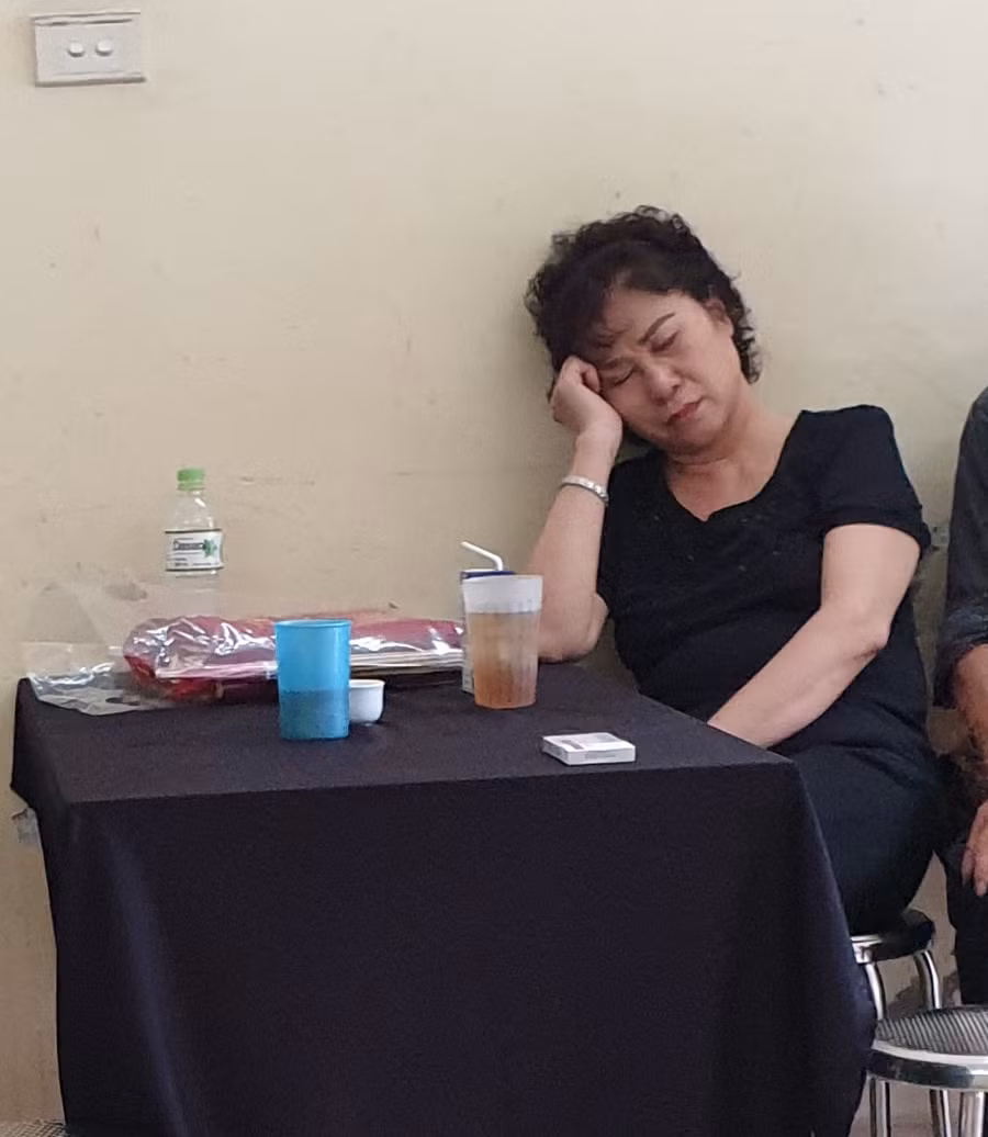 Mẹ cô giáo Hà đau đớn trước sự ra đi đột ngột của con gái