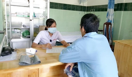 Một tháng phát hiện 330 người nhiễm HIV mới tại TPHCM - Ảnh minh họa.