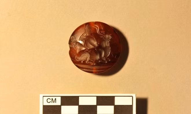 Mộ chiến binh Hy Lạp cổ đại chứa đầy châu báu ảnh 5