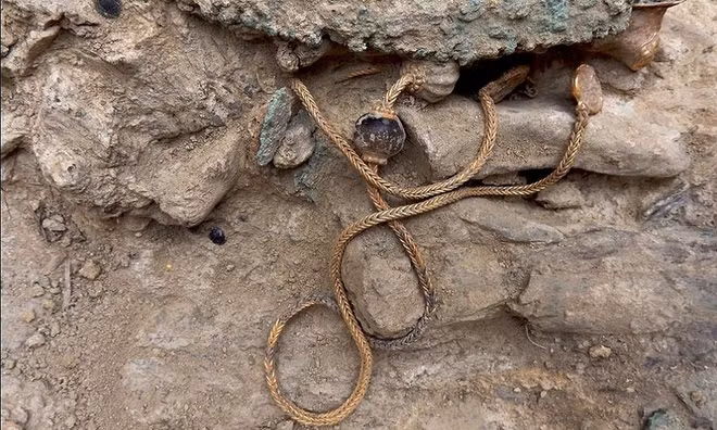 Mộ chiến binh Hy Lạp cổ đại chứa đầy châu báu ảnh 1