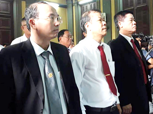 Grab phải bồi thường cho Vinasun 4,8 tỷ đồng ảnh 1 Đại diện VInasun nghê tuyên án. Ảnh: Hải Duyên.