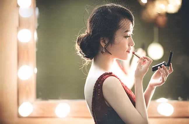 Chồng không muốn tôi làm đẹp Chong khong muon toi lam dep