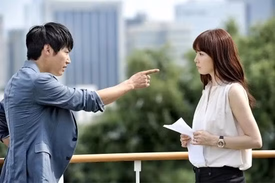 Đàn ông kiếm ra tiền, đừng khinh vợ ở nhà nội trợ Dan ong kiem ra tien, dung khinh vo o nha noi tro