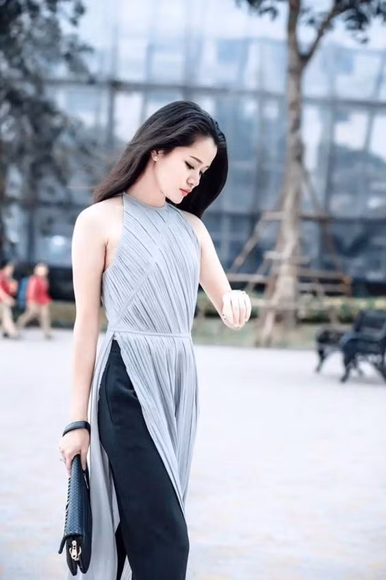 Dep mong manh voi trang phuc co yem