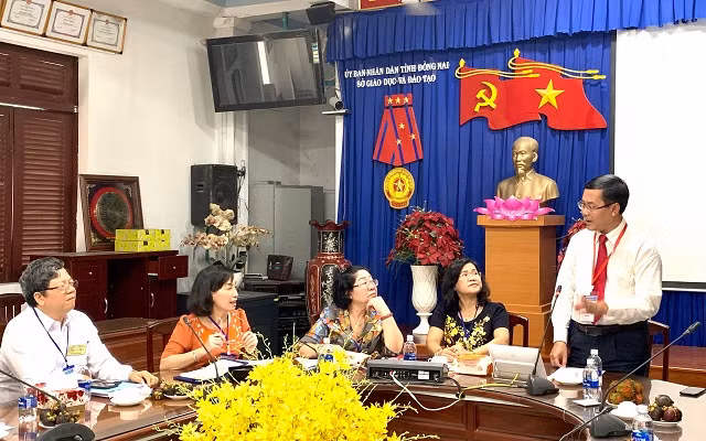 Thứ trưởng Nguyễn Văn Phúc làm việc với Ban chỉ đạo thi tỉnh Đồng Nai